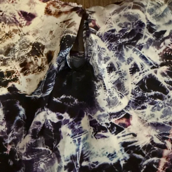 Philosophy Marbled Black and Cream Cropped Top Blouse size Small - EUC - Picture 7 of 13